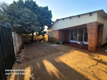4 Beds 2 Baths - House in Nketa 6 Bulawayo 
