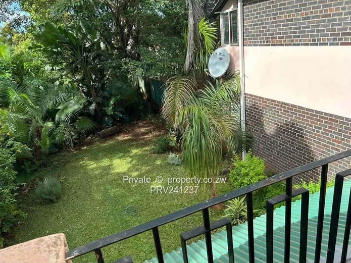 Duiplex Garden 2-Bedroom Unit in Avondale/Emerald Hill