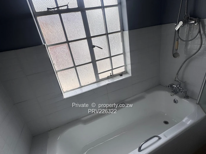 4 bedroomed townhouse, (UK Style) one bedroom ensuite.  (Sole Mandate)