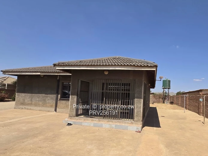 Full house to rent Dzivarasekwa extension