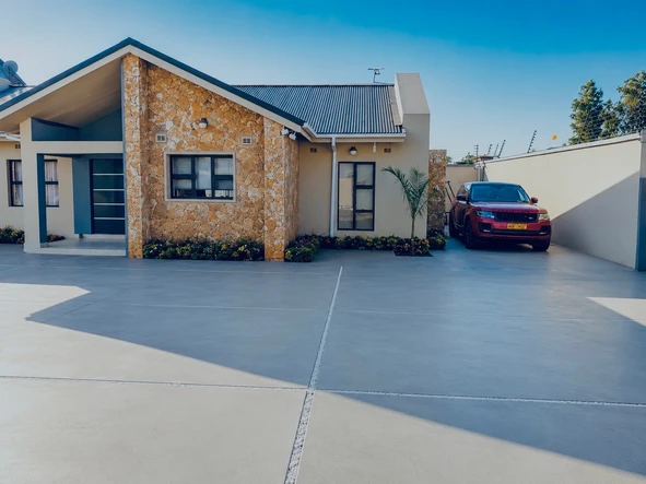 3 Bedroom Garden Flat