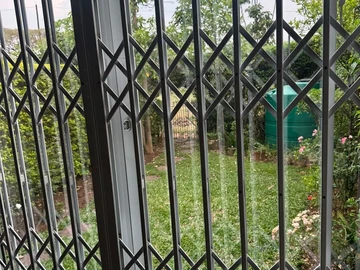 2 Bedroom Flat & Apartment