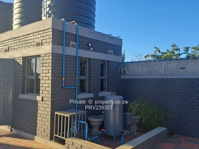 3 Bedroom Cluster To Let In Fairview - Westgate (Sole Mandate)