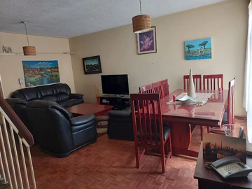 2 Bedroom Flat & Apartment