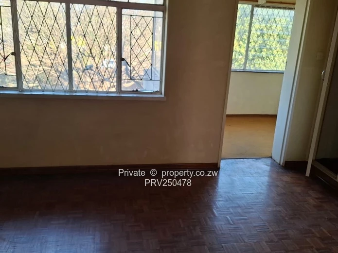 2-Bed Kensington Flat with Borehole