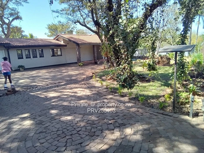 Investors Delight!!!!!! Stunning 4 Bed House for Sale UPPER HILLSIDE