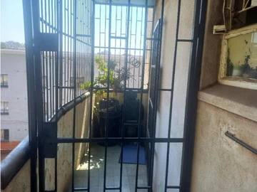 2 Bedroom Flat & Apartment