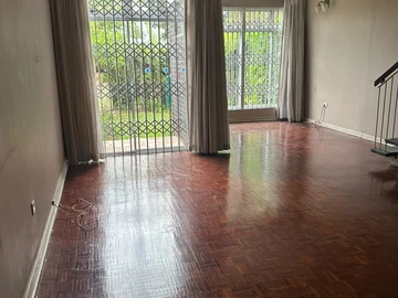 2 Bedroom Flat & Apartment