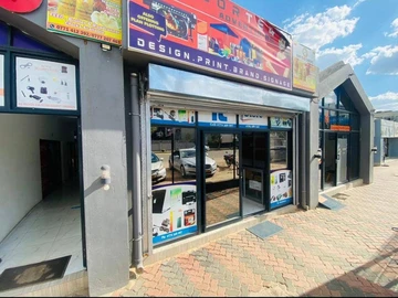 Shops to let @ 121 N Mandela 